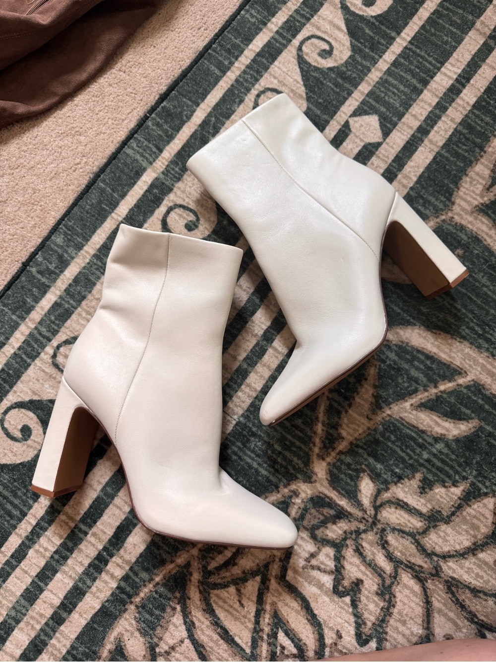 Steve Madden Allison Bone Leather Ankle Boots